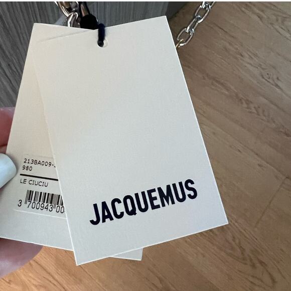 NWT JACQUEMUS Le Ciuciu metallic silver leather shoulder bag PRISTINE CO… - Picture 8 of 16